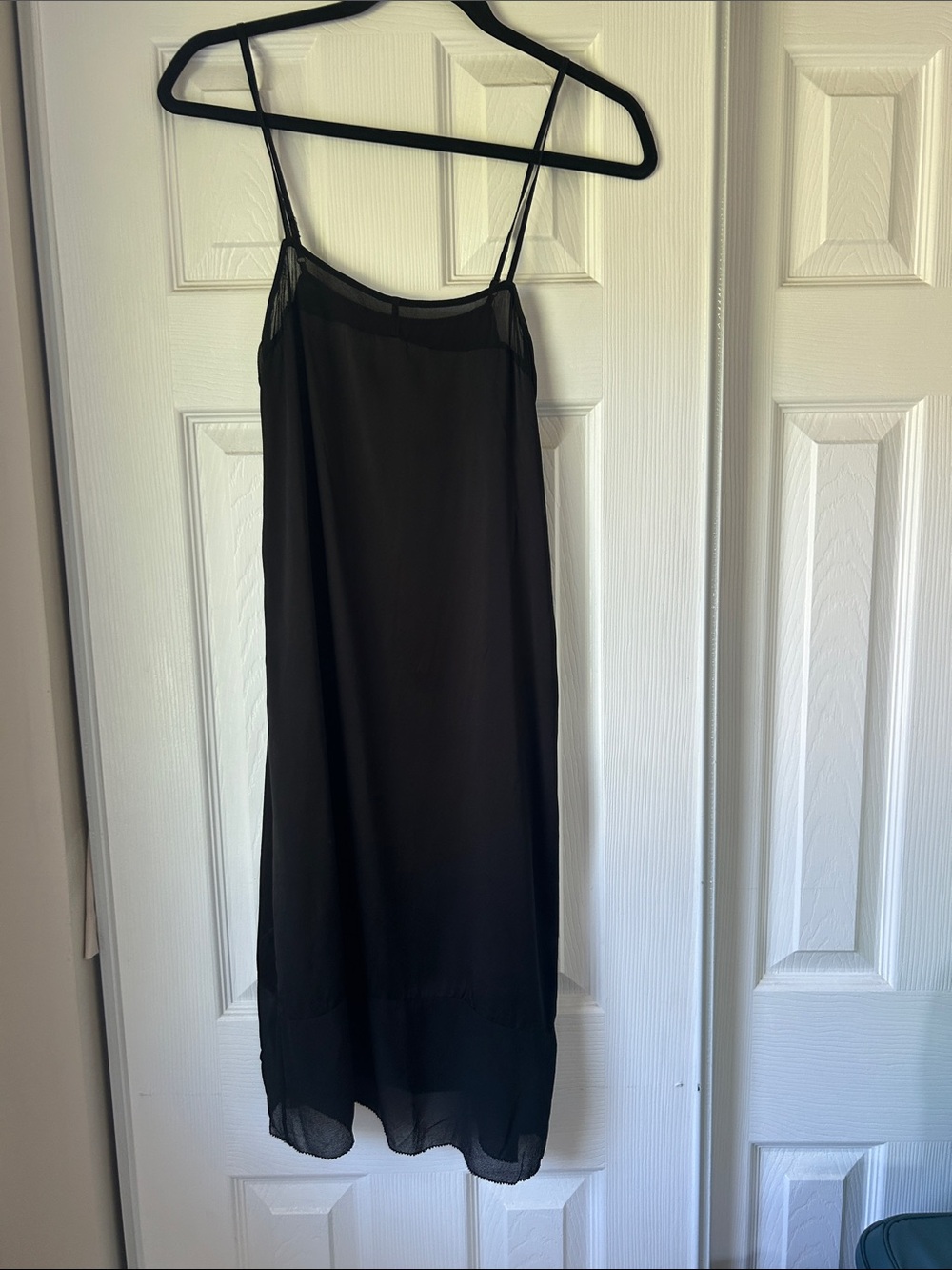 Elegant Black Midi Slip Dress with Spaghetti Straps